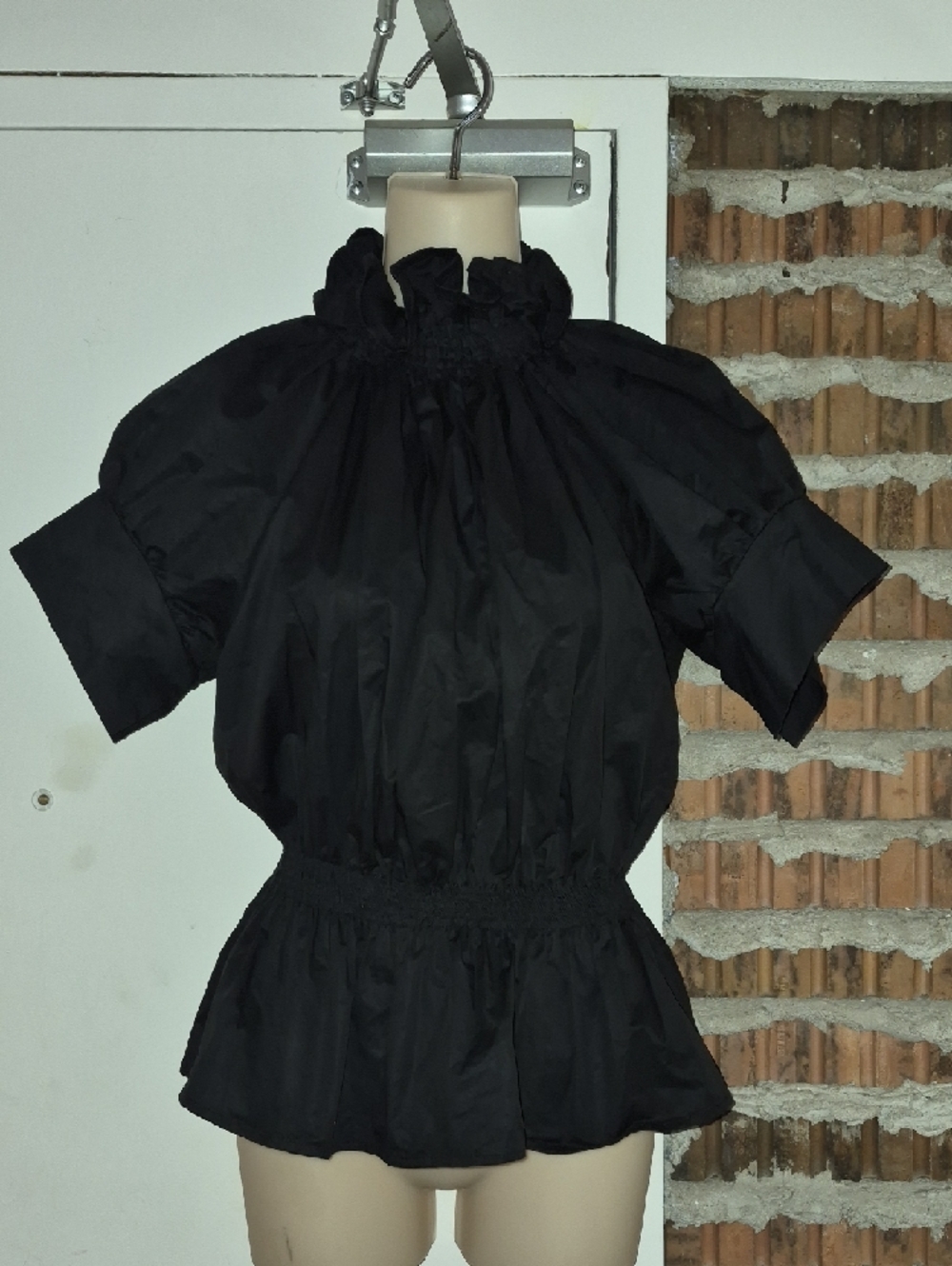 MONICA NERA Black Ruched Gathered Pleated Pull Over Top Size 8
